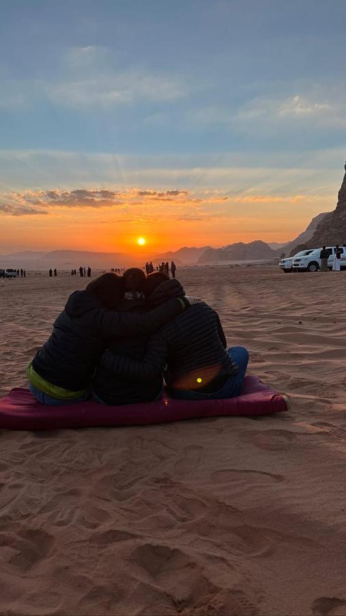 Wadi Rum Sunset Camp Eksteriør billede