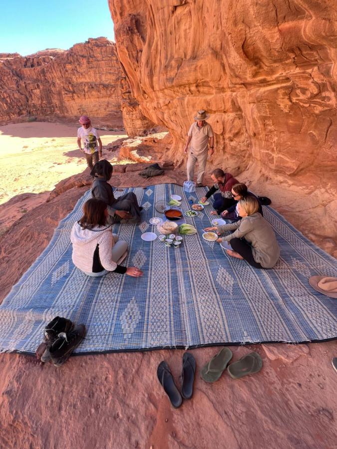 Wadi Rum Sunset Camp Eksteriør billede