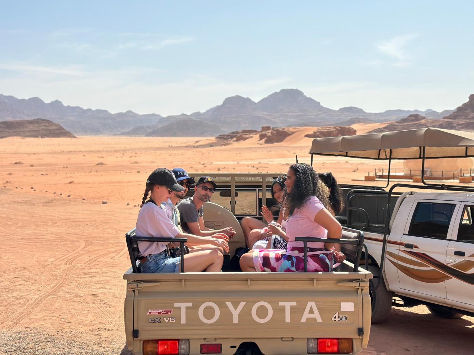 Wadi Rum Sunset Camp Eksteriør billede